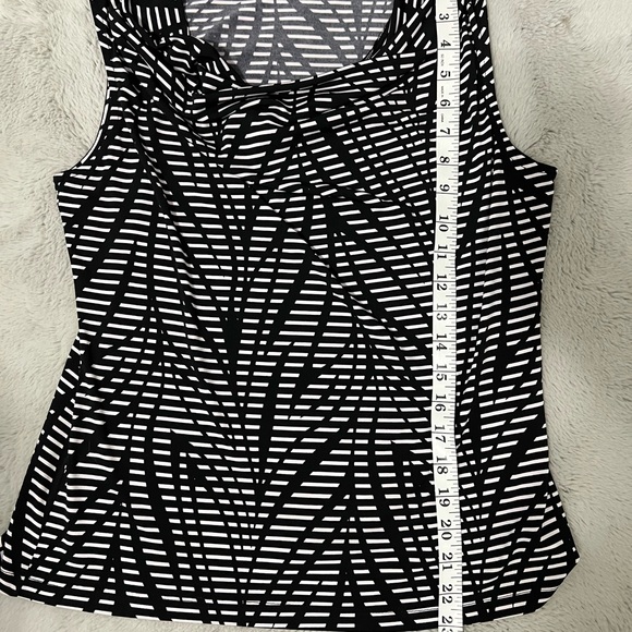 KASPER Drape Neck Sleeveless Top Size PM - Picture 8 of 9